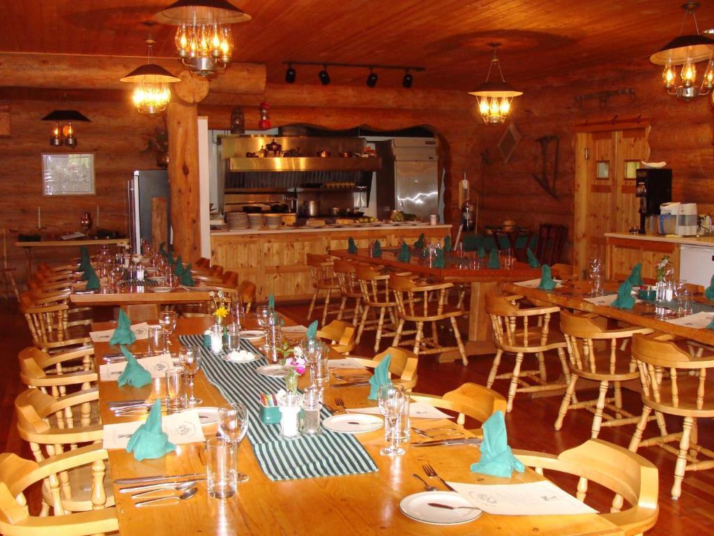 Bear Track Inn 古斯塔夫 外观 照片